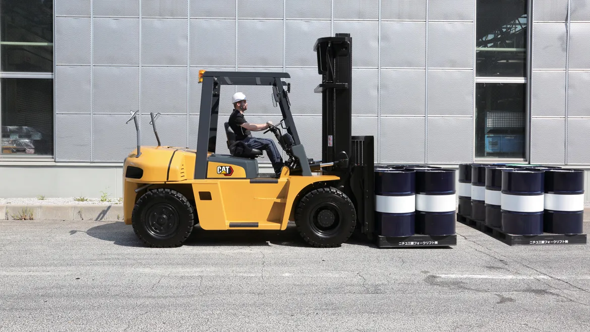 Cat® DP80NH Heavy-Duty Diesel Forklift (8.000 kg) - Tampilan 2