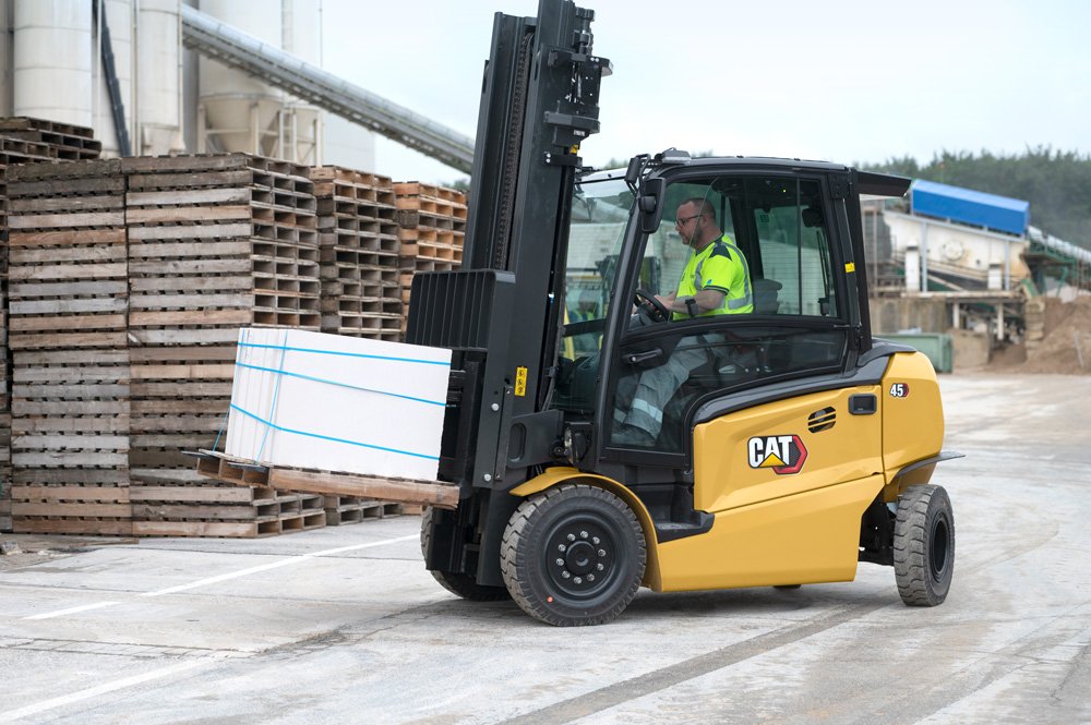Cat® EP50NH High-Capacity Electric Forklift (5.000 kg) Indonesia
