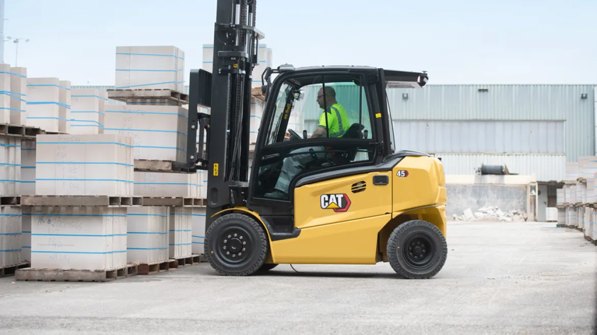 Cat® EP50NH High-Capacity Electric Forklift (5.000 kg) - Tampilan 4