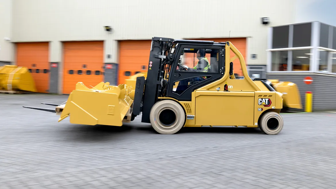 Cat® EP60NH Heavy Electric Forklift (6.000 kg) - Tampilan 2