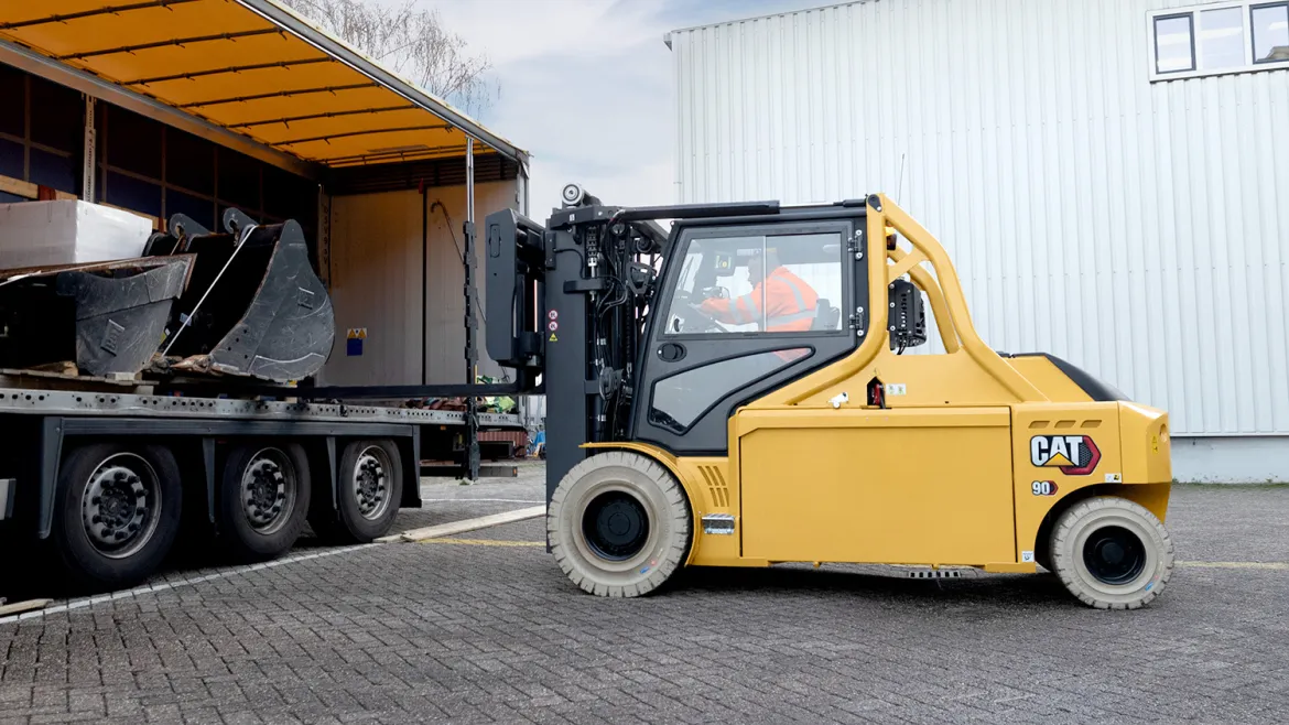 Cat® EP60NH Heavy Electric Forklift (6.000 kg) - Tampilan 4
