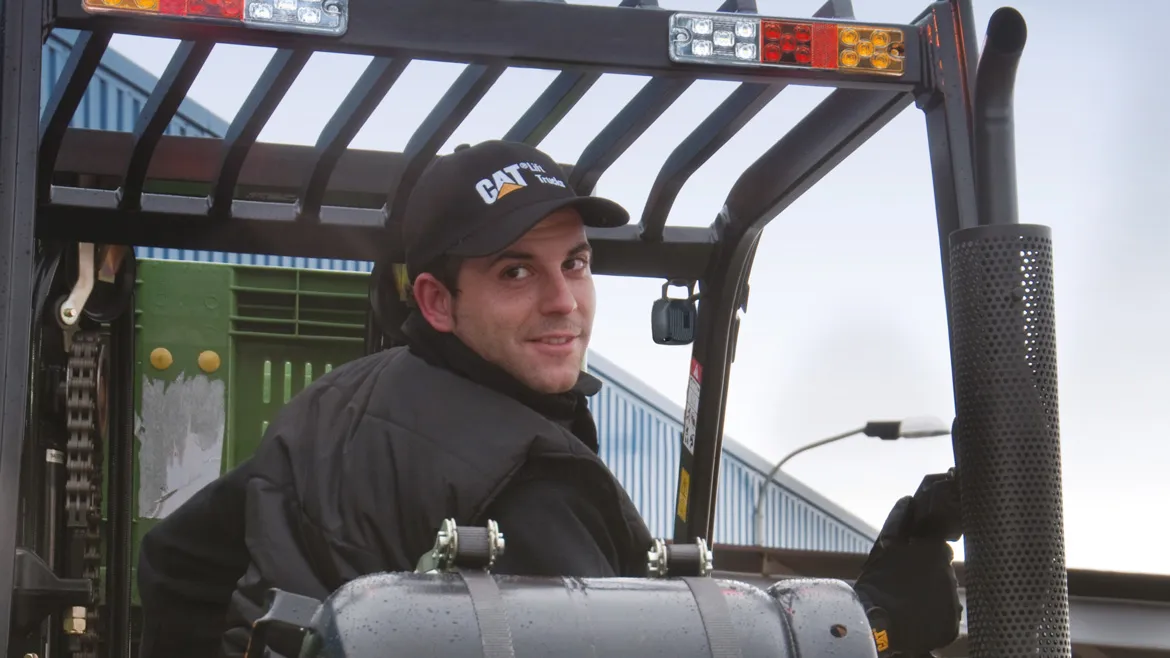 Cat® GP20CP Compact LPG Forklift (2.000 kg) - Tampilan 2