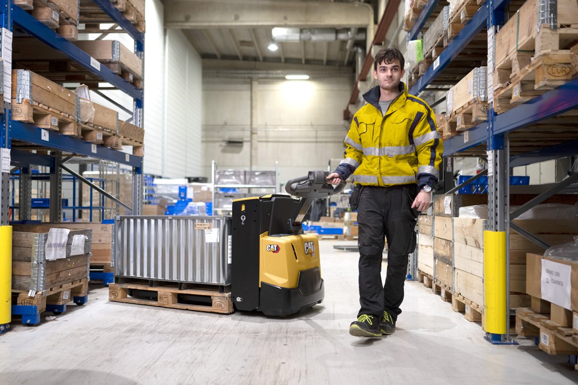 Cat® NPP16N3 Pedestrian Power Pallet Truck (1.600 kg)