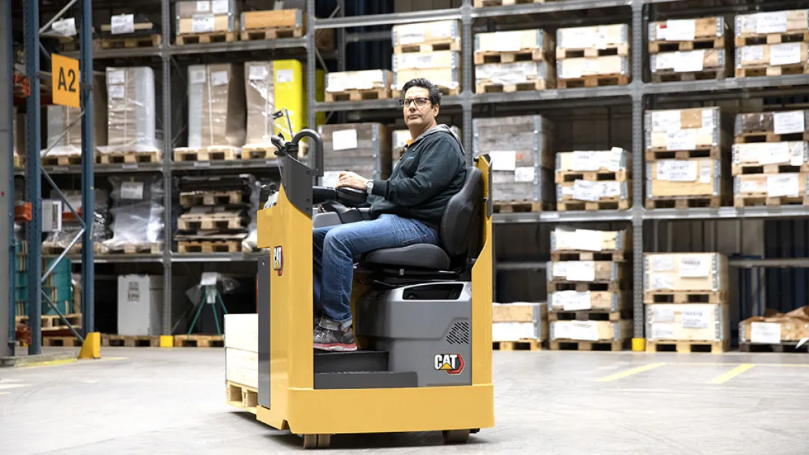 Cat® NPS30N2 Sit-On Power Pallet Truck (3.000 kg) - Tampilan 3