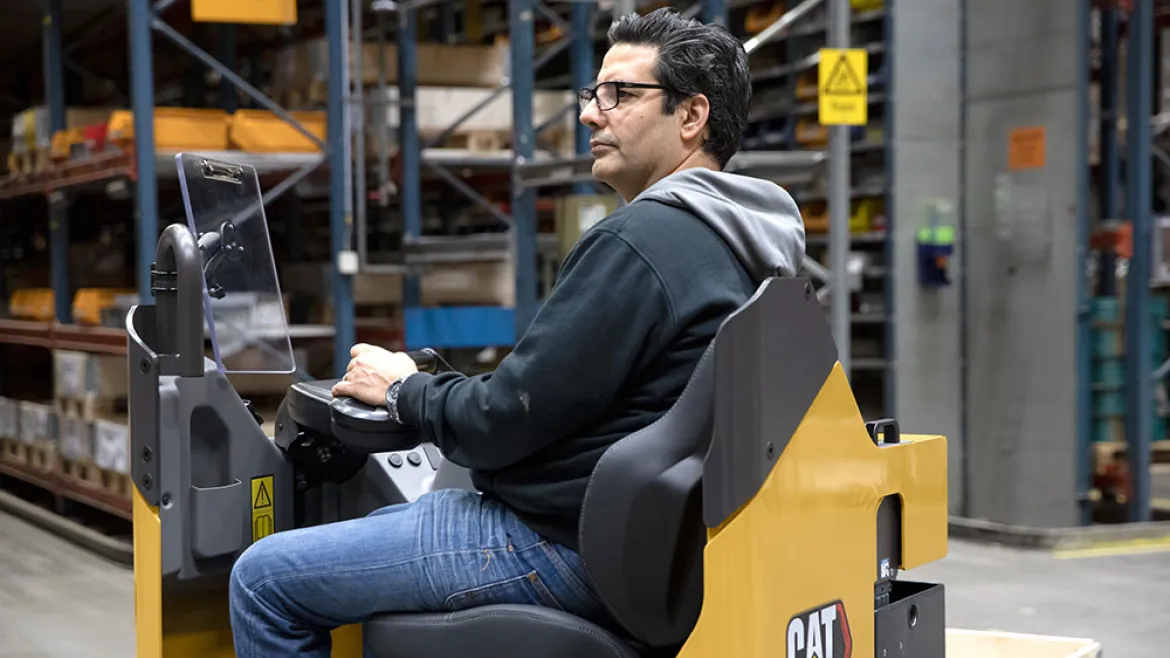 Cat® NPS30N2 Sit-On Power Pallet Truck (3.000 kg) - Tampilan 4