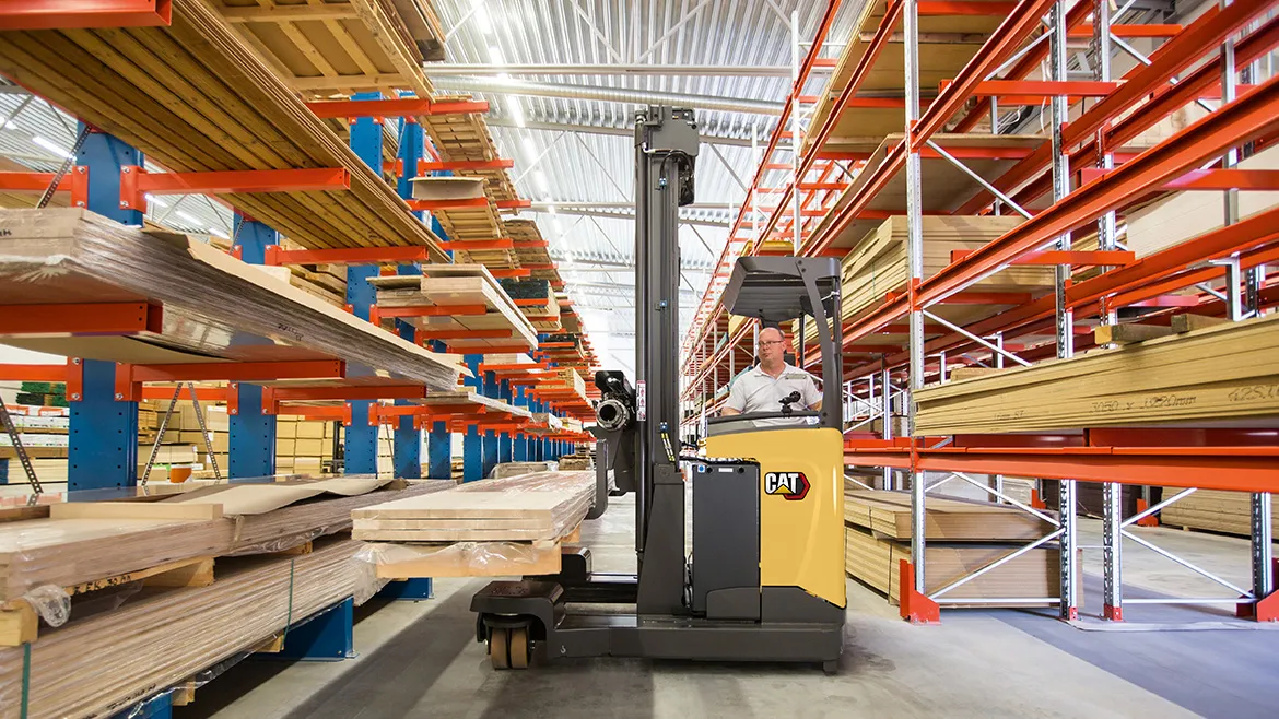 Cat® NRM25N3 Four-Way Reach Truck (2.500 kg) - Tampilan 2