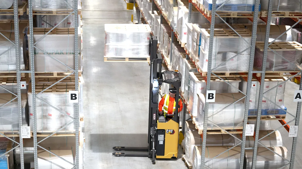Cat® NSR12N2 Stand-In Pallet Stacker (1.250 kg) - Tampilan 2