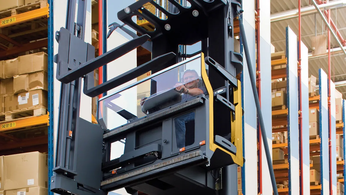 Cat® NVT12 Man-Up VNA Turret Truck (1.200 kg) - Tampilan 2