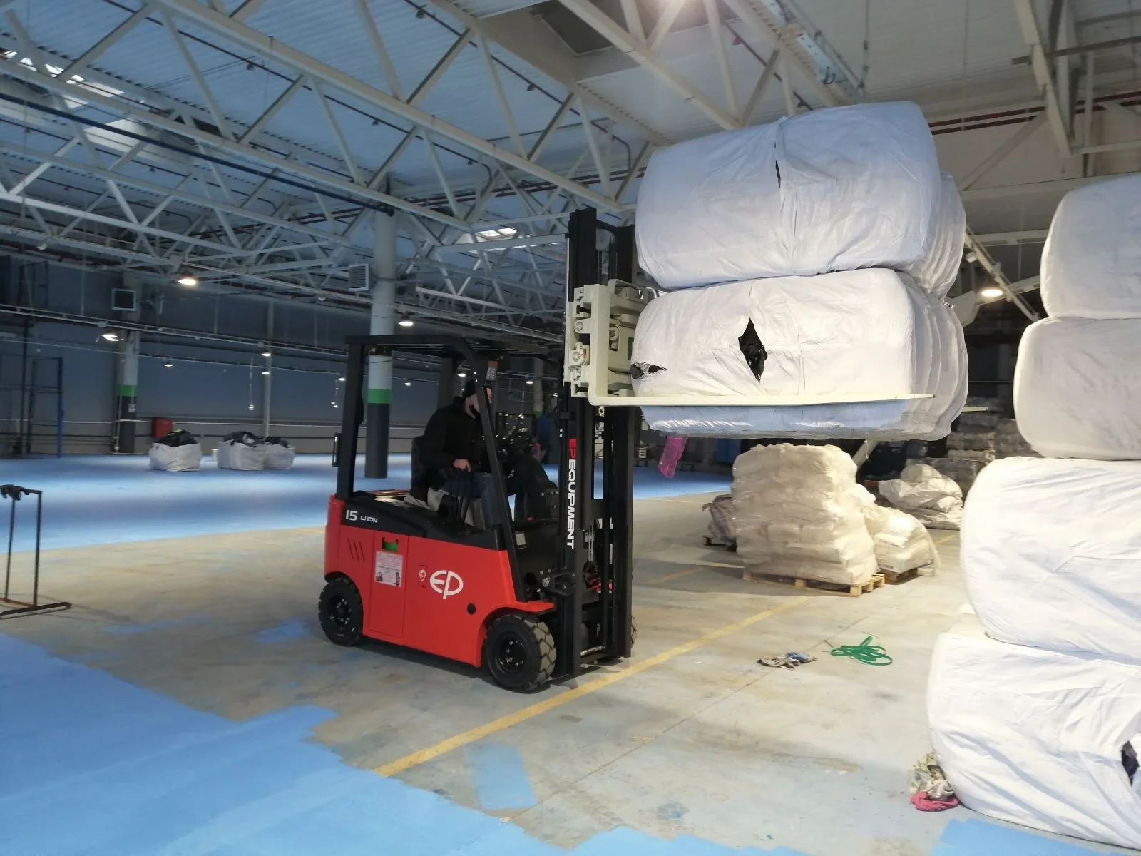 Forklift EP Equipment CPD15L1 - Tampilan 2