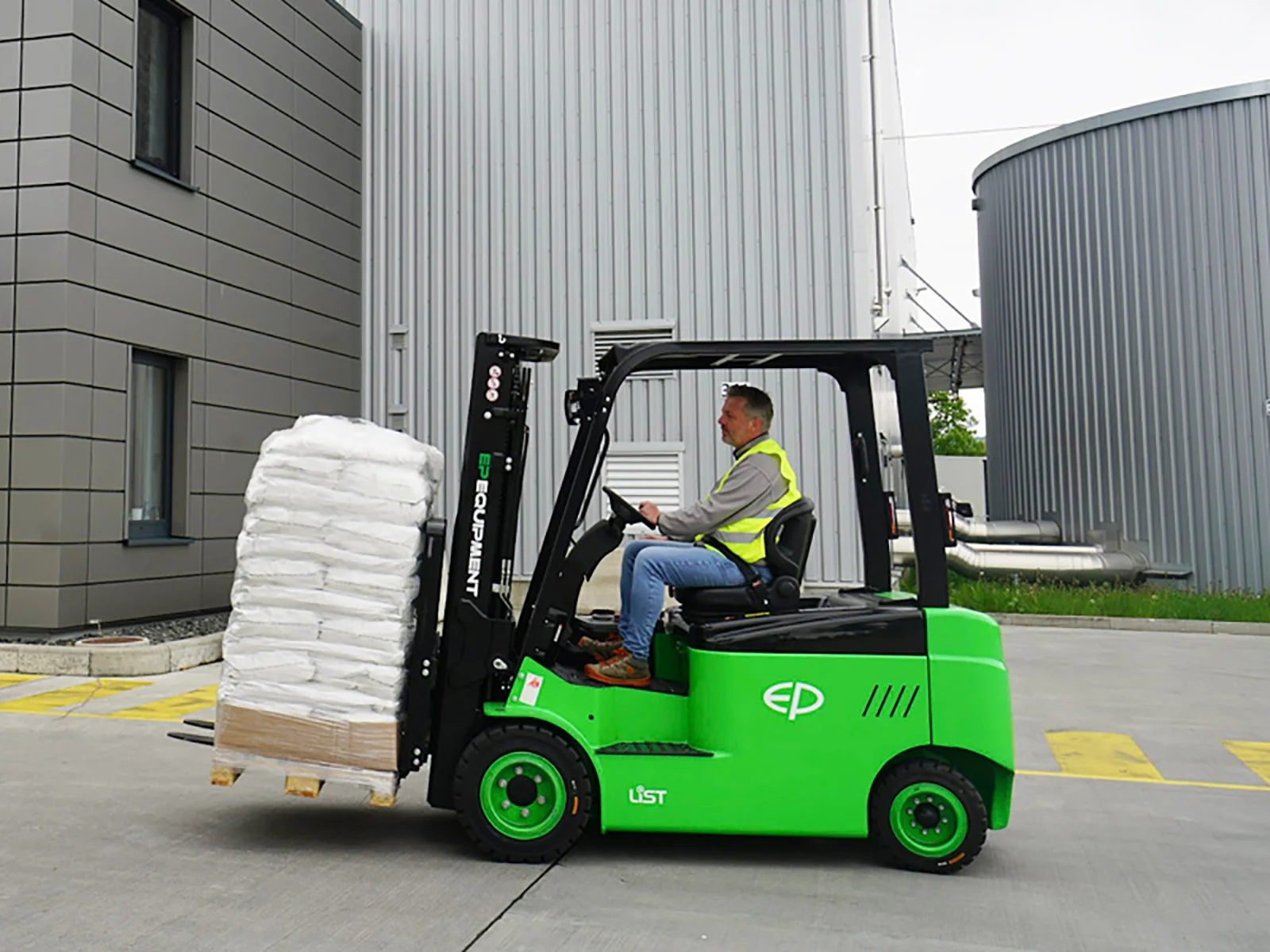 Forklift EP Equipment CPD15L1 - Tampilan 3