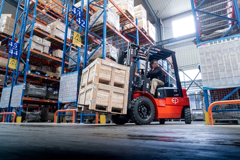 Forklift EP Equipment EFX3-251 - Tampilan 8