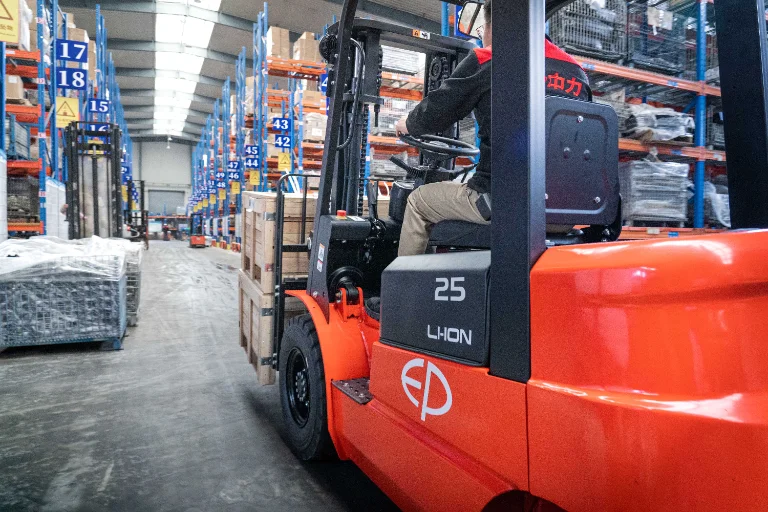 Forklift EP Equipment EFX3-301 - Tampilan 10