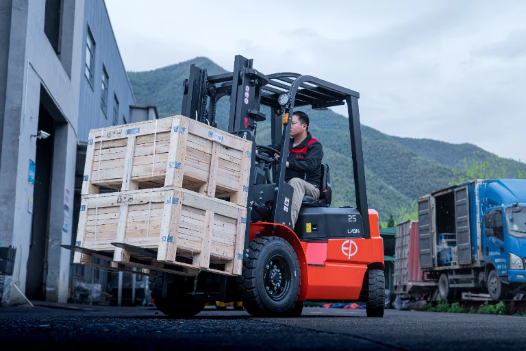 Forklift EP Equipment EFX3-301 - Tampilan 13