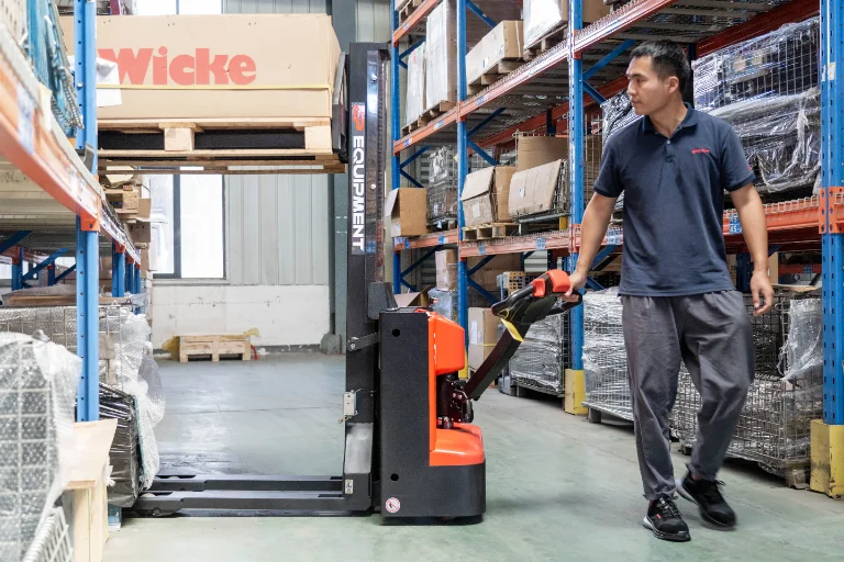 Forklift EP Equipment ESi161 - Tampilan 9