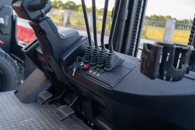 Forklift EP Equipment CPCD40T9 - Tampilan 9