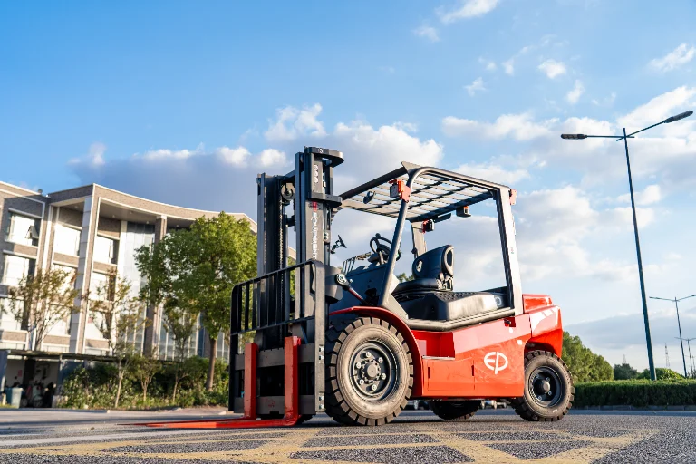 Forklift EP Equipment CPCD50T9 - Tampilan 3