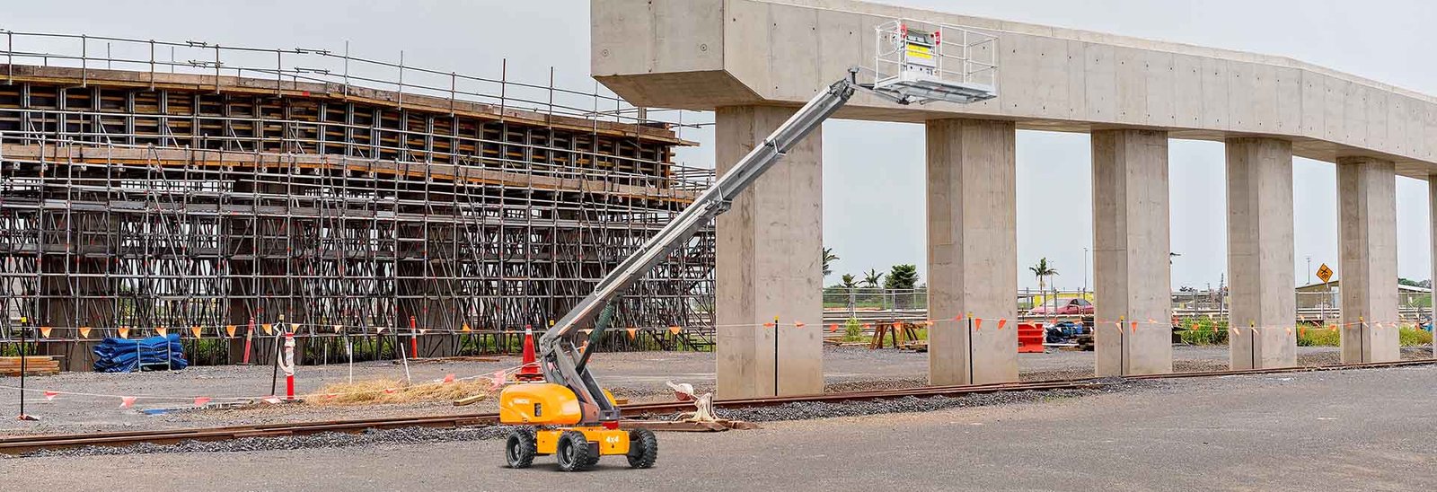 Spesifikasi Teknis HC Forklift HB Series Telescopic Boom Lift (Lithium E-Trucks) Kapasitas 310~460kg