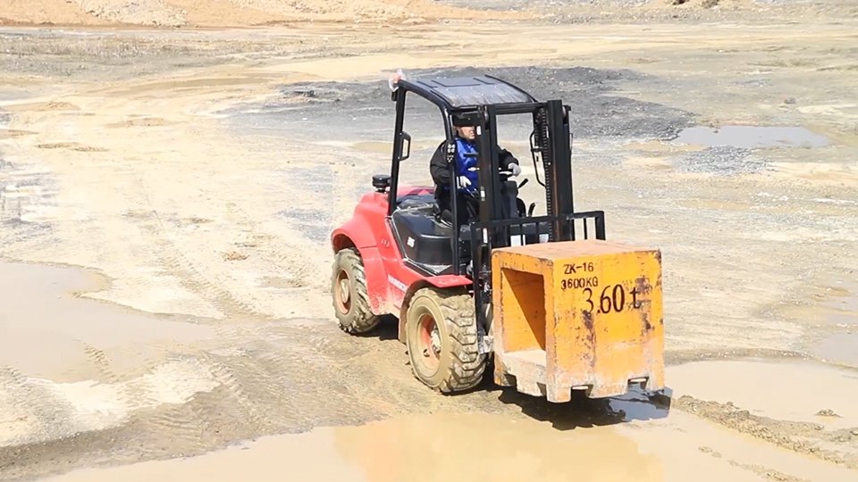 Hangcha 2.5-3.5t Four-Wheel Drive Rough Terrain Forklift Truck - Gambar 12