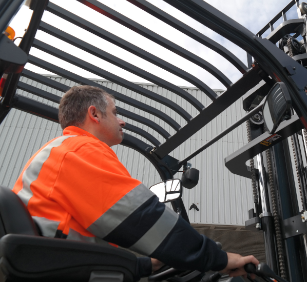TCM FGE30-E3 Stage V LPG Gas Counterbalance Forklift (3.000 kg) - Tampilan 2