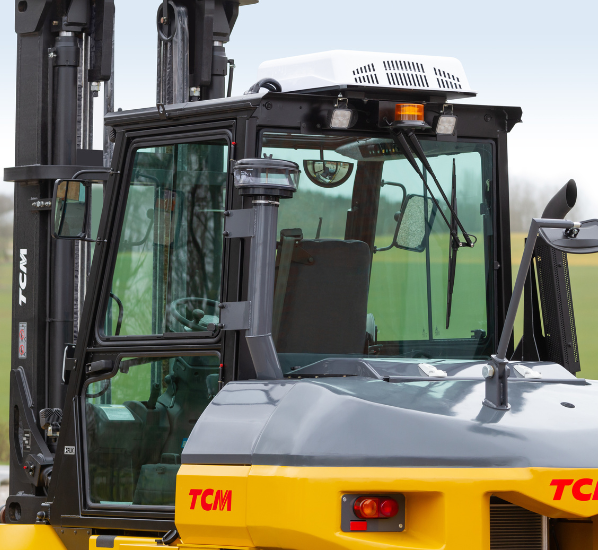TCM FD70-5 High-Capacity Heavy-Duty Diesel Counterbalance Forklift (7.000 kg) - Tampilan 5