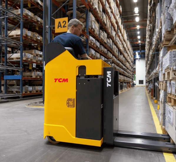 TCM PAL20R-N3 Pedestrian Power Pallet Truck with Foldable Platform (2.000 kg) - Tampilan 3