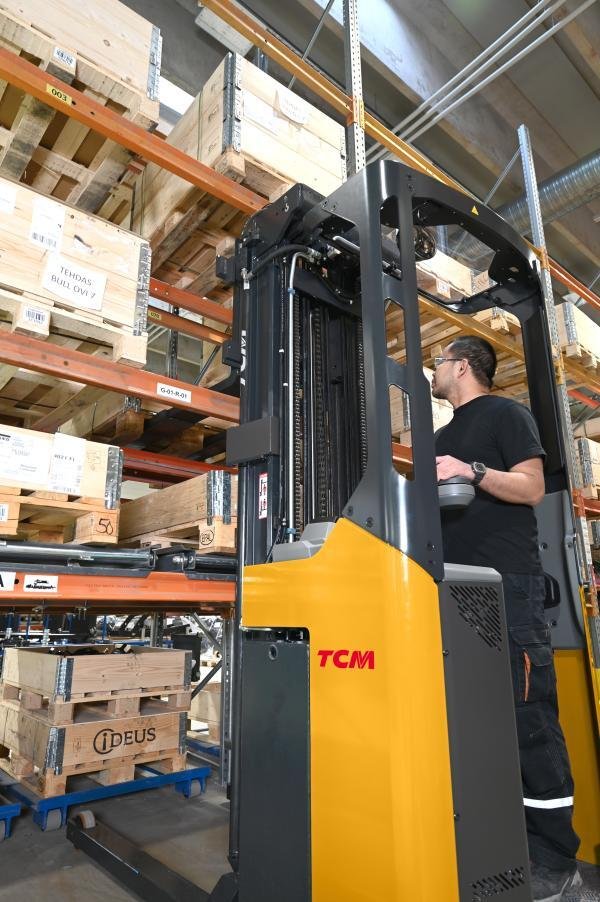 TCM SST12-N2 Sit-On Telereach Double-Deep Stacker Truck (1.200 kg) - Tampilan 6