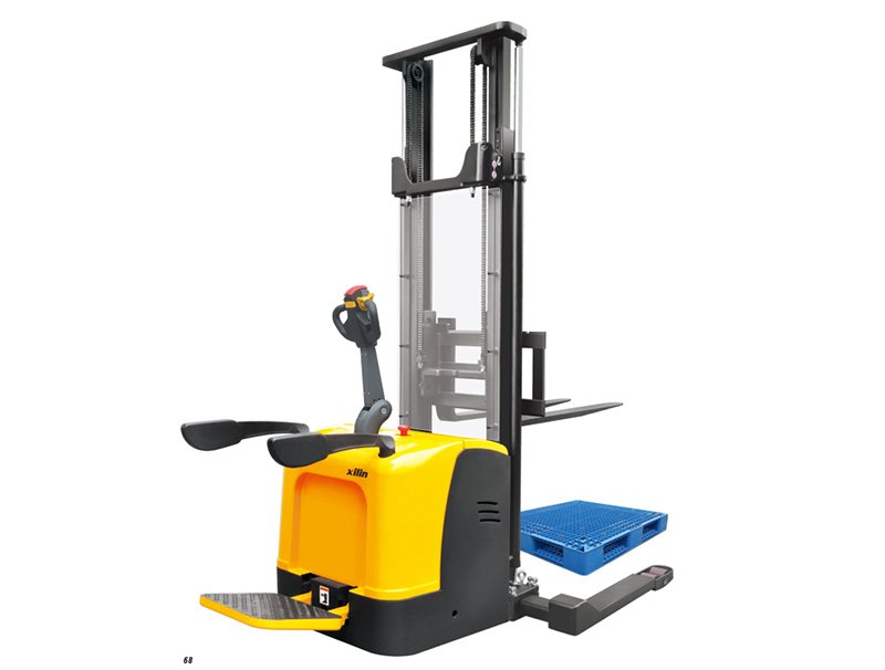 Xilin CTDK15 Electric Rider Straddle Stacker (1.500 kg)